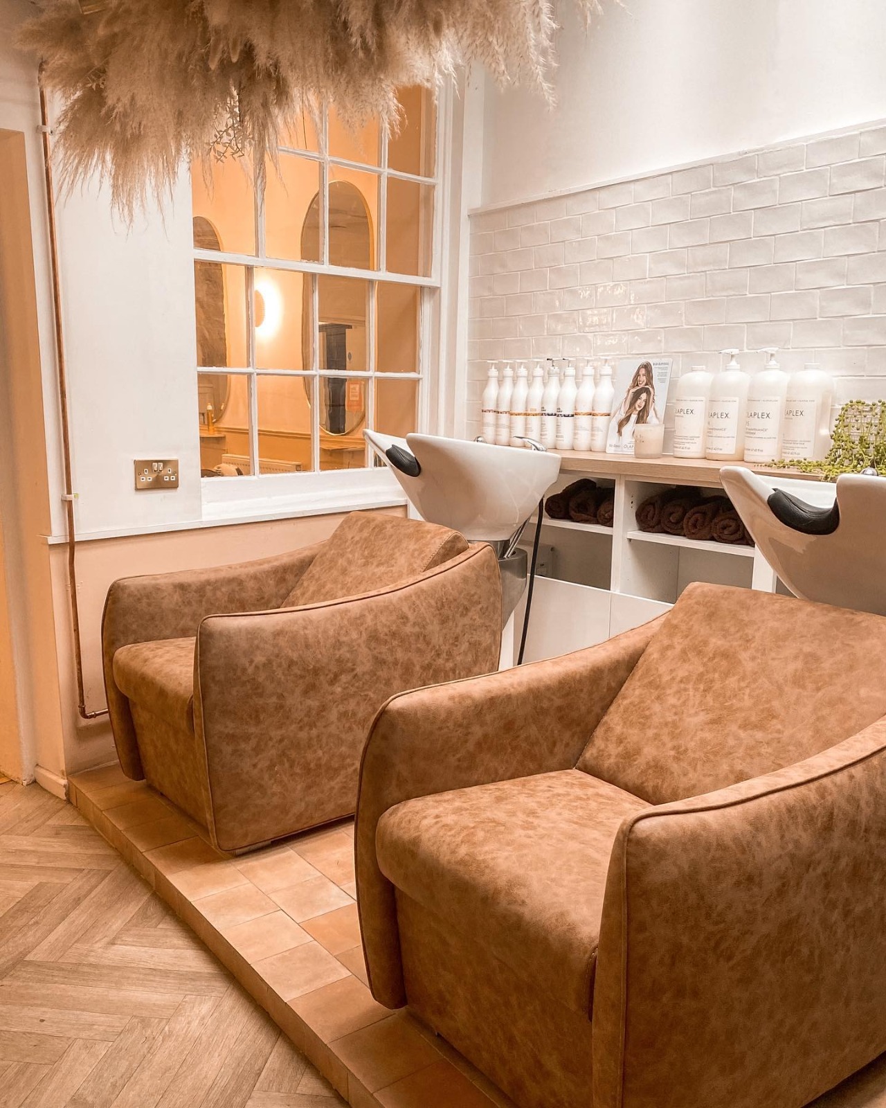 Chloe's Salon - Image 3