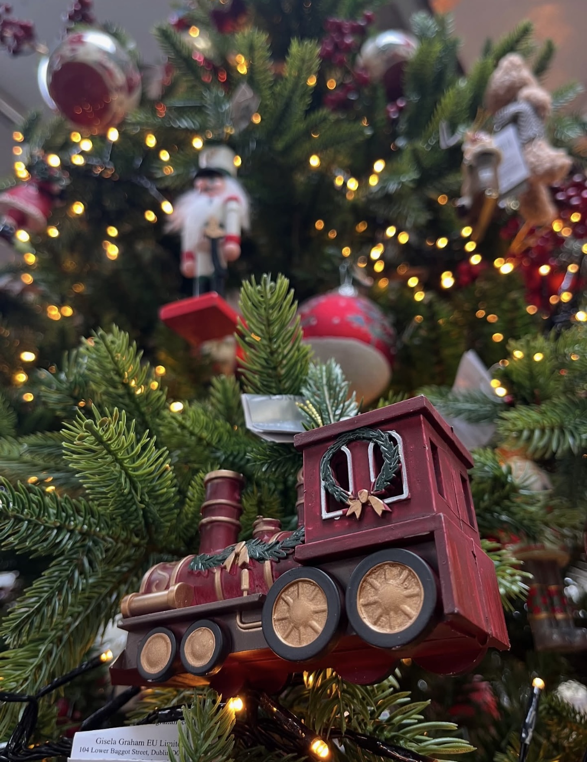 The Cotswold Christmas Shop - Image 3