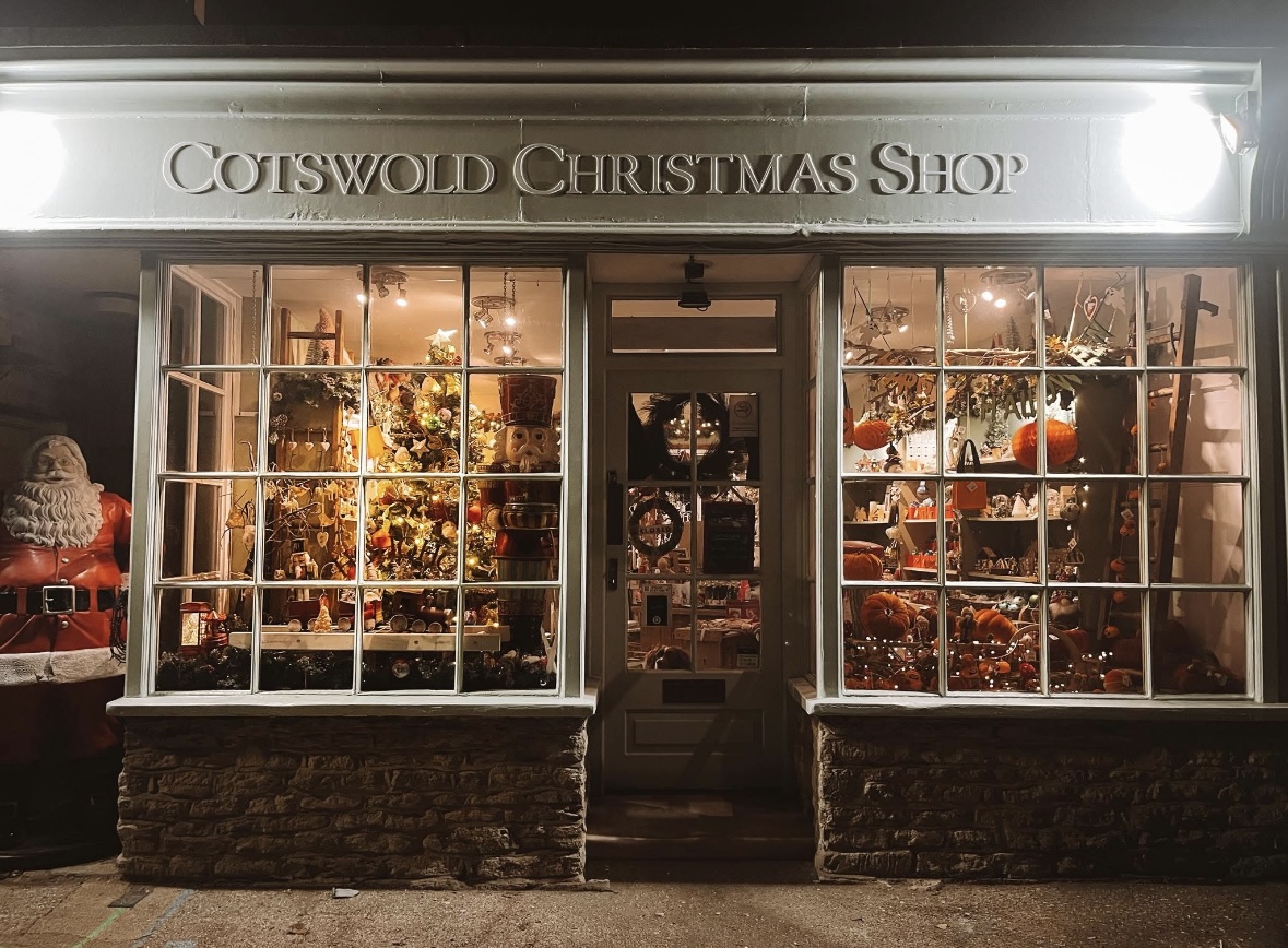 The Cotswold Christmas Shop - Image 2