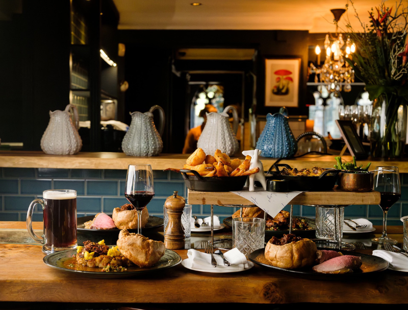 Henry's Seafood Bar & Grill - Image 3