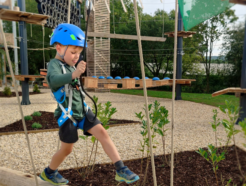 270 Climbing - Image 2