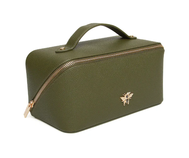 Diana's Wardrobe - Image 3